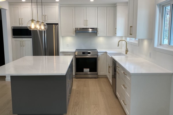 House sit in Deep Cove, BC, Canada