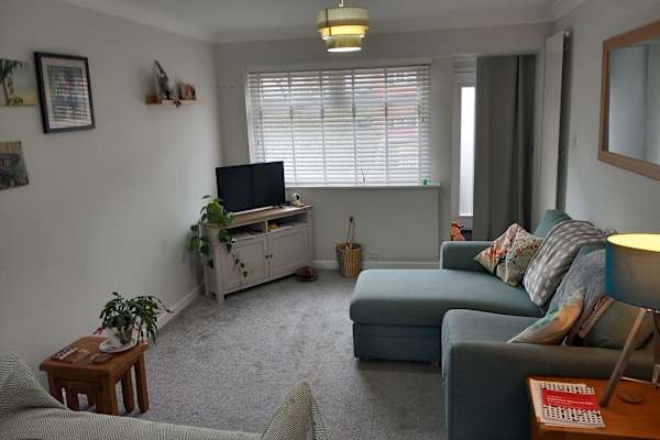 House sit in Holmes Chapel, United Kingdom