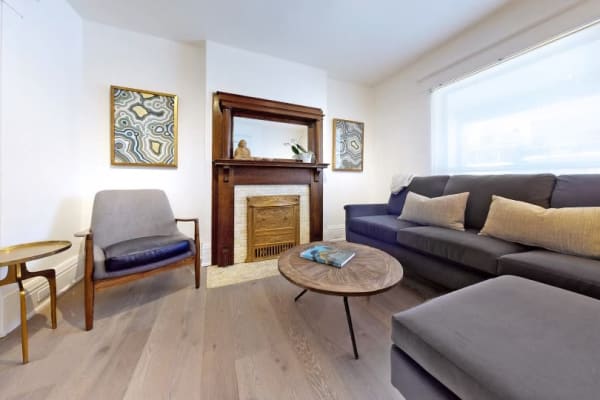 House sit in Toronto, ON, Canada