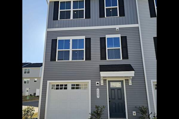 House sit in Charlotte, NC, US