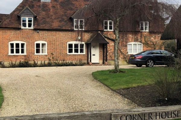 House sit in Newbury, United Kingdom