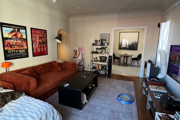 House sit in Los Angeles, CA, US