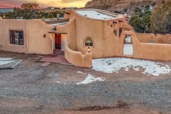 House sit in Nambe, NM, US