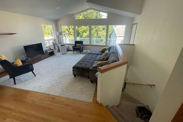 House sit in Port Orchard, WA, US