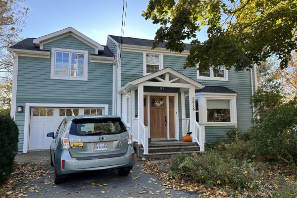 House sit in Halifax, NS, Canada