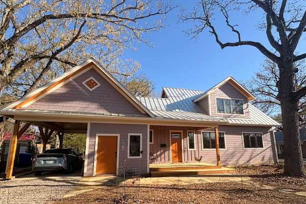 House sit in Carrboro, NC, US