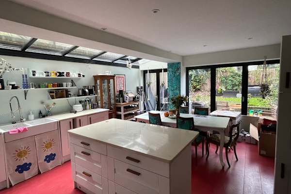House sit in Brixton Hill, United Kingdom