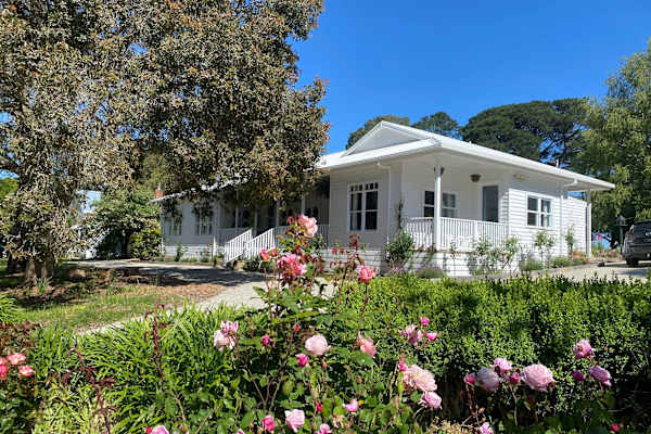 House sit in Hallston, VIC, Australia