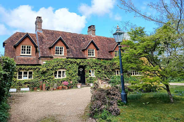 House sit in Petworth, United Kingdom