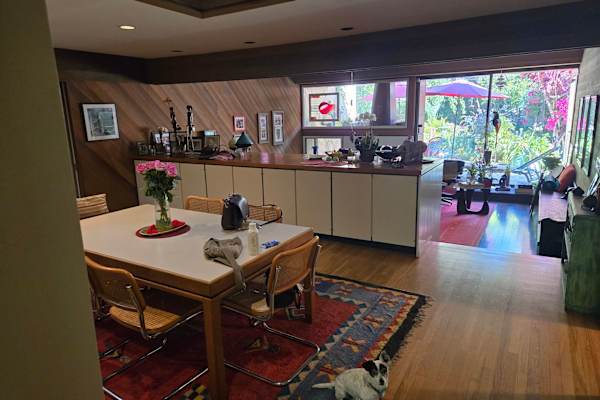 House sit in Los Angeles, CA, US