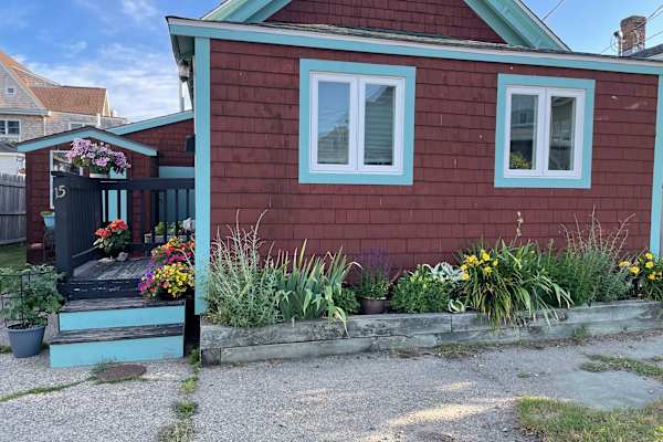 House sit in Hull, MA, US