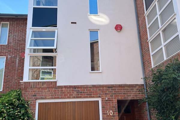 House sit in Winchester, United Kingdom