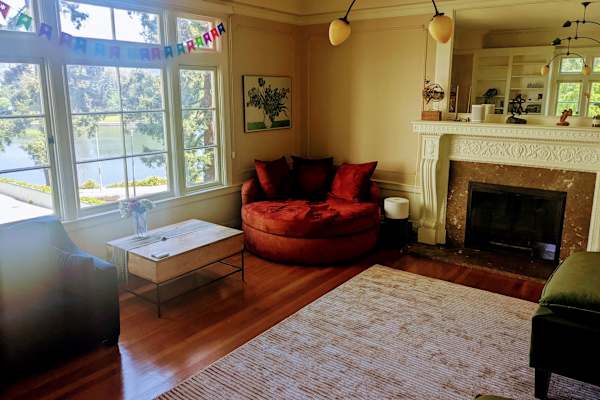 House sit in Oakland, CA, US