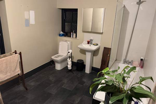 House sit in Buxton, United Kingdom