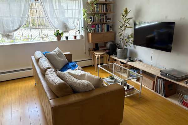 House sit in Vancouver, BC, Canada