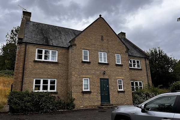 House sit in Bruton, United Kingdom