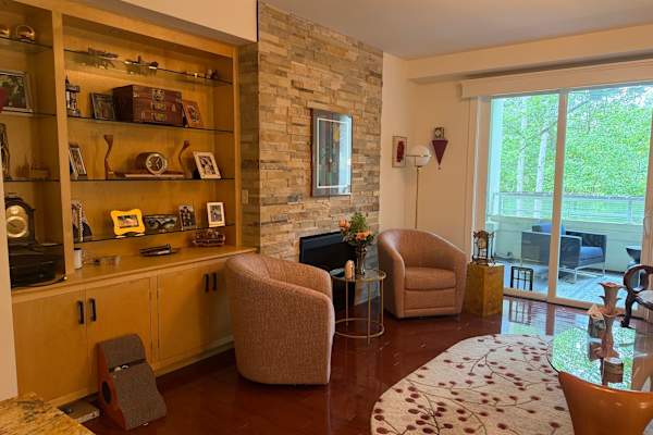 House sit in Charlottesville, VA, US