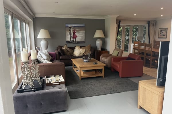 House sit in Oxshott, United Kingdom