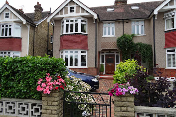 House sit in Hampton Hill, United Kingdom