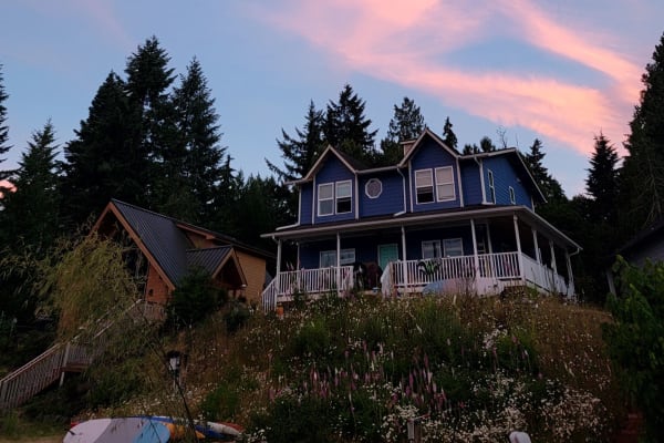 House sit in Hoodsport, WA, US