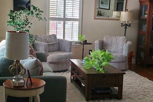 House sit in Minneapolis, MN, US