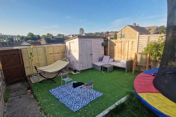 House sit in Axminster, United Kingdom