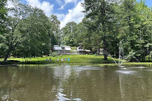 House sit in Hillsborough, NC, US