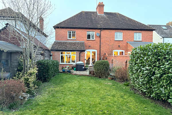 House sit in Newbury, United Kingdom