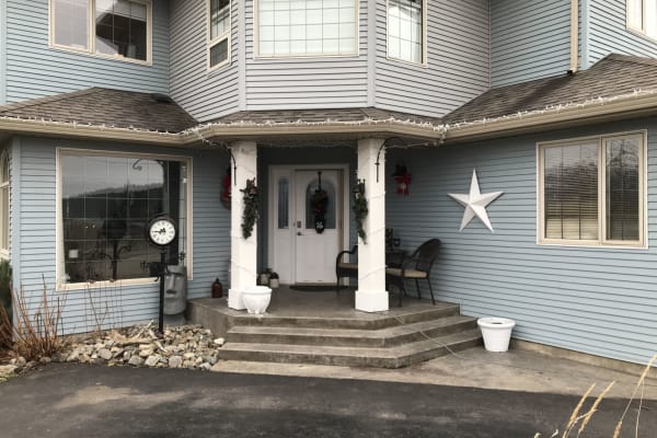 House sit in Vernon, BC, Canada