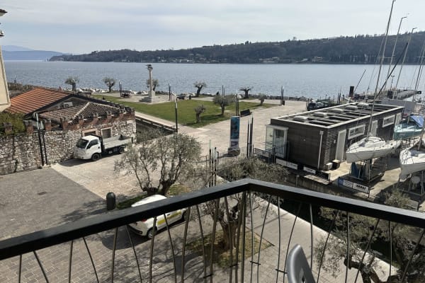 House sit in Salò, Italy