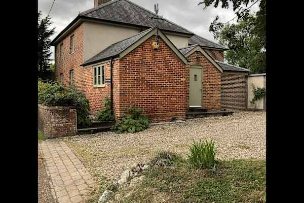 House sit in Devizes, United Kingdom