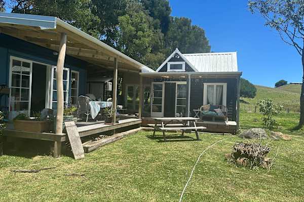 House sit in Paparoa, New Zealand