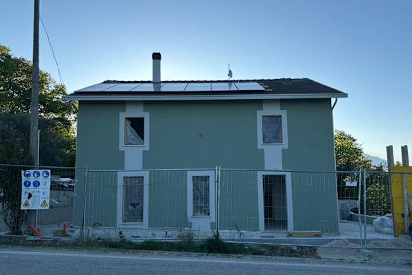 House sit in Roccascalegna, Italy