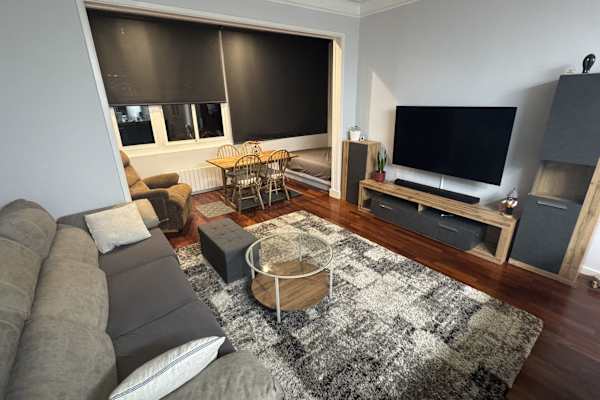 House sit in Barcelona, Spain