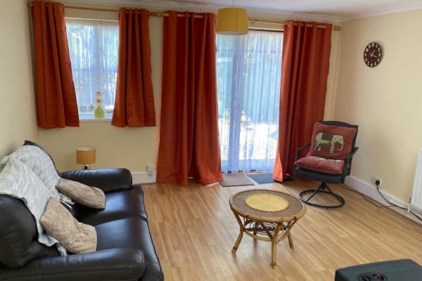 House sit in Tadley, United Kingdom