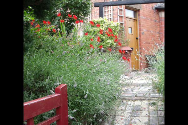 House sit in Neston, United Kingdom