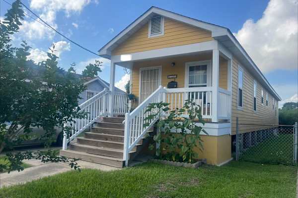 House sit in New Orleans, LA, US