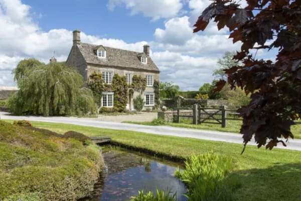 House sit in Crudwell, United Kingdom