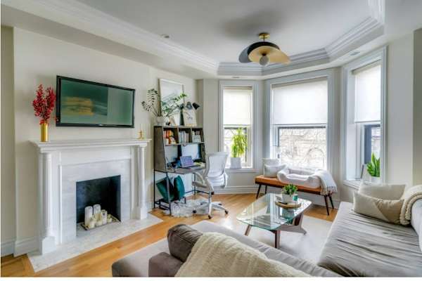 House sit in Chicago, IL, US