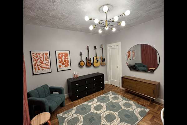 House sit in Brooklyn, NY, US