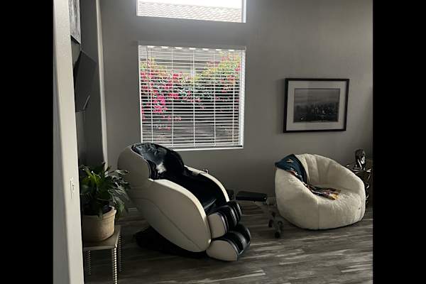 House sit in Scottsdale, AZ, US