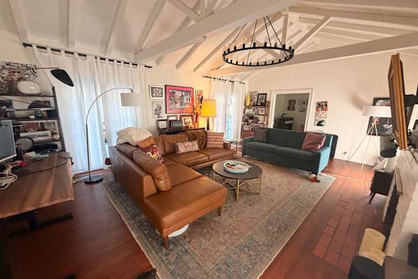 House sit in Sherman Oaks, CA, US