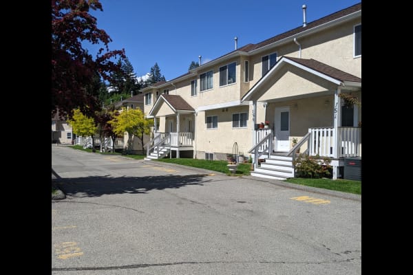 House sit in Penticton, BC, Canada
