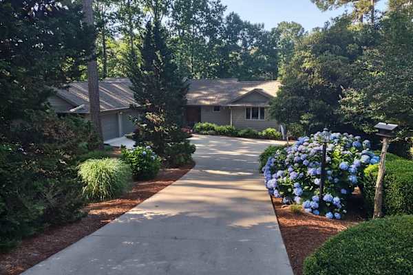 House sit in Salem, SC, US