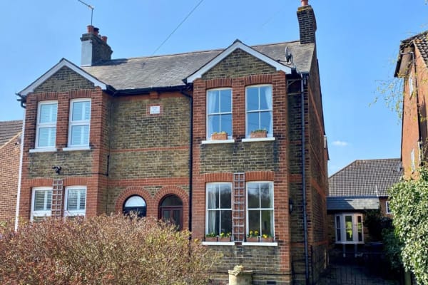 House sit in Ashtead, United Kingdom