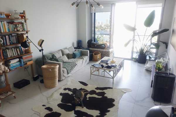 House sit in Sunny Isles Beach, FL, US