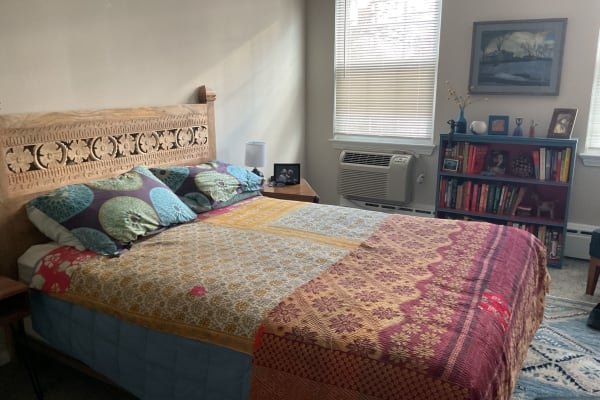 House sit in Shaker Heights, OH, US
