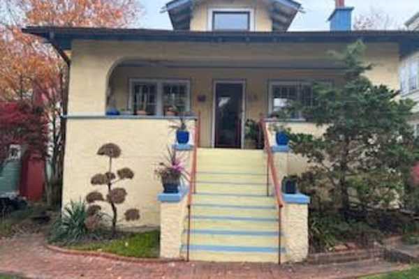 House sit in Takoma Park, MD, US