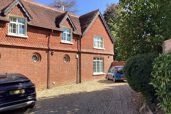 House sit in Hurstpierpoint, United Kingdom