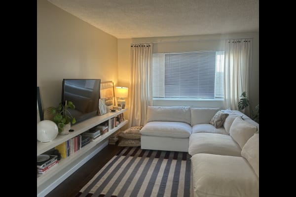 House sit in Culver City, CA, US